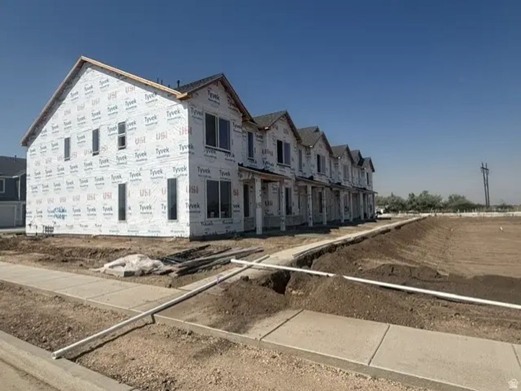 2260 W 1400 N 176, Farr West