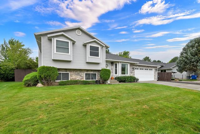 2425 E View Dr, South Weber