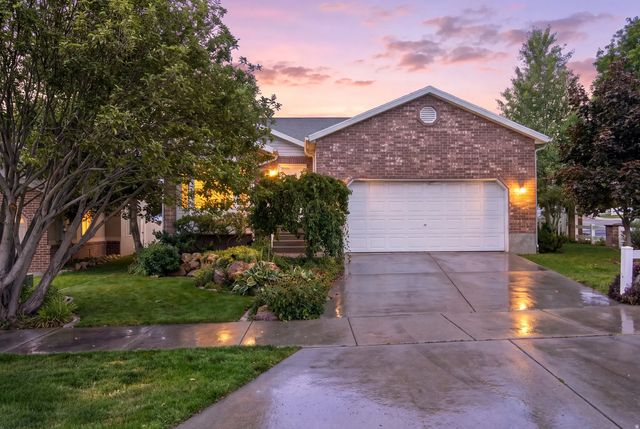 6497 W Black Oak Dr, West Jordan
