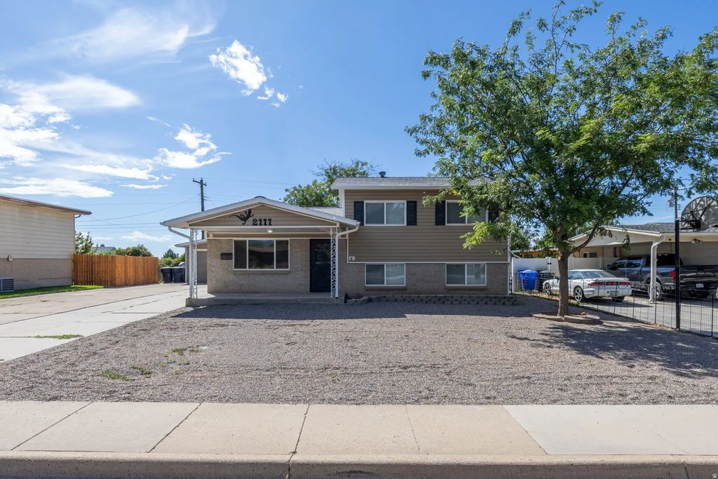 2111 N 450 W, Sunset