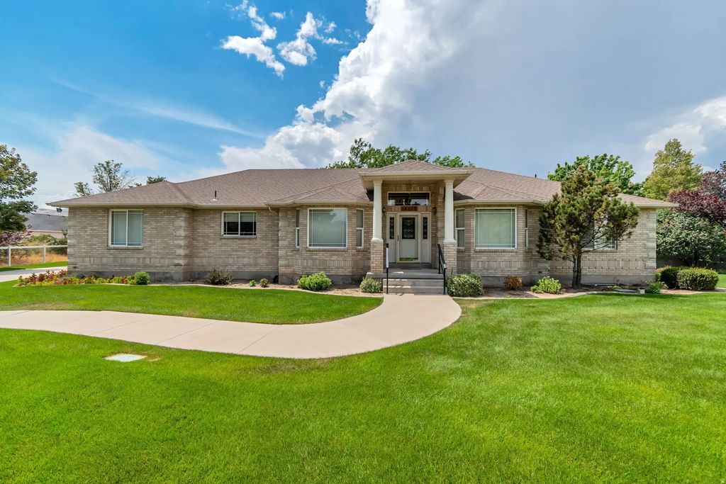 14278 S Country Classic Dr, Bluffdale
