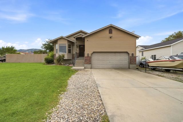 2932 S Fetzer Dr, Magna