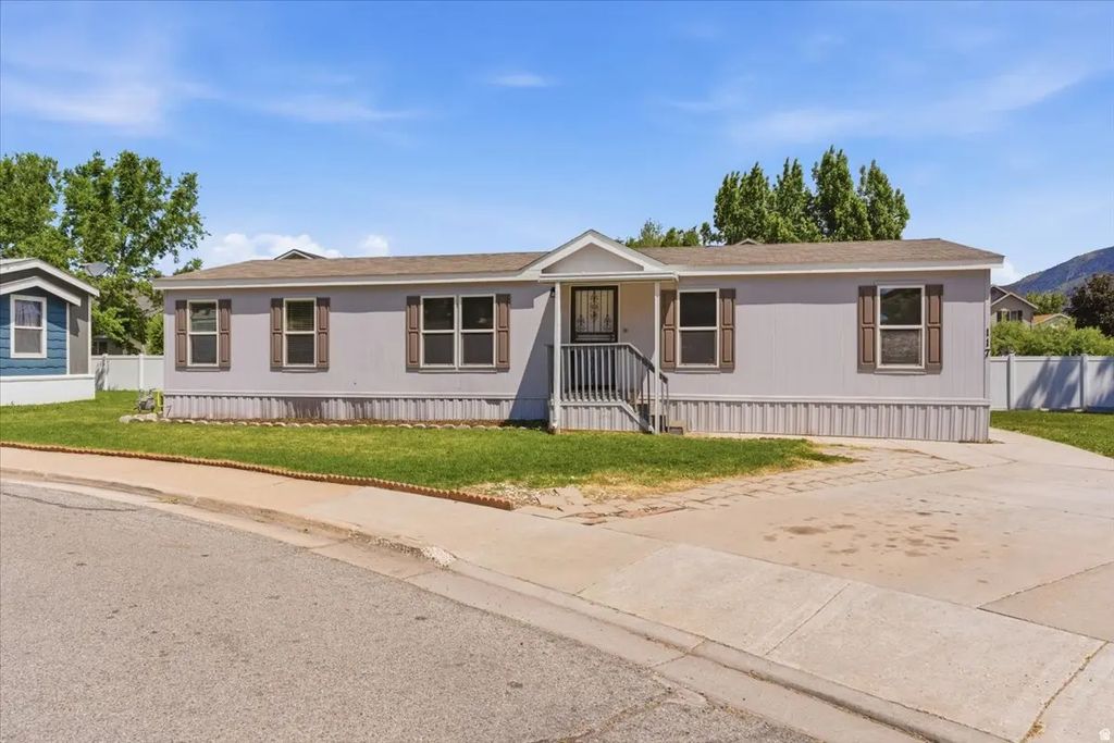 900 Century Dr 117, Ogden