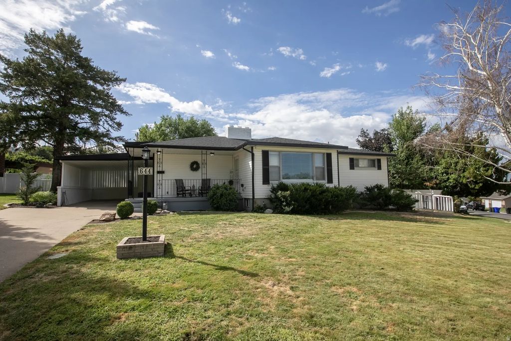 644 Crestwood Cir, Bountiful
