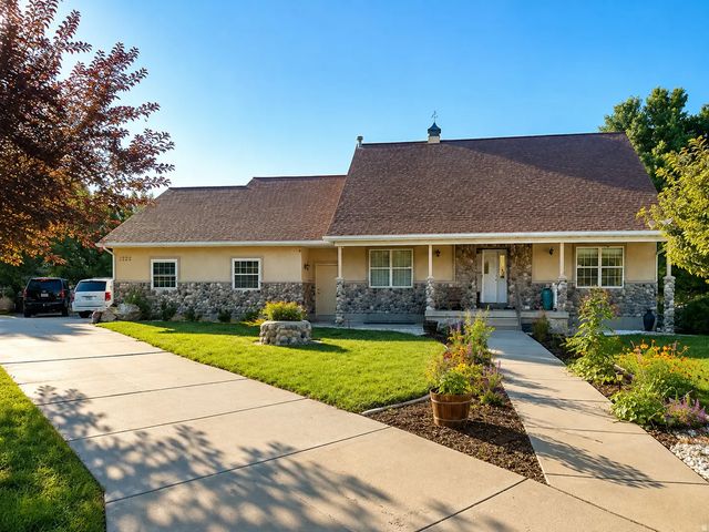 3222 W Mckaylee Cir, South Jordan