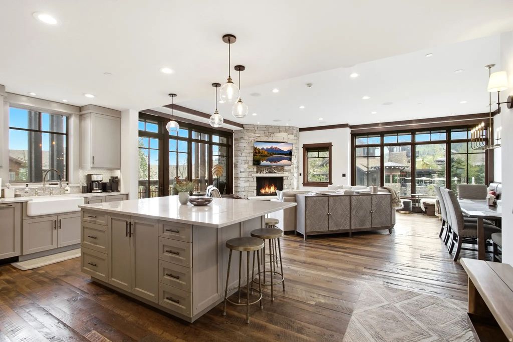 8886 Empire Club Dr 208, Park City