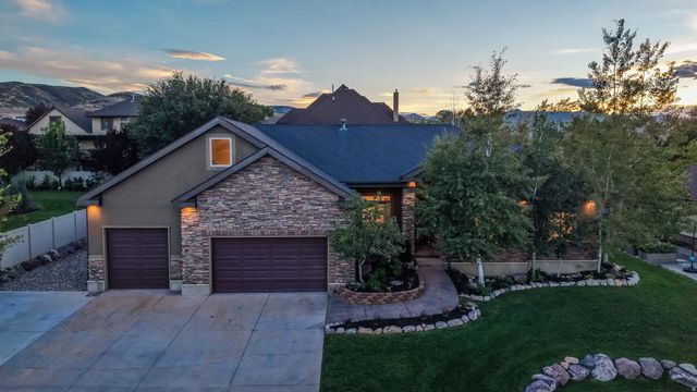 15596 S Broken Arrow Dr W, Bluffdale