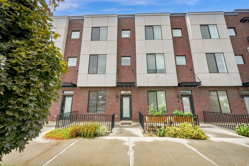 25 E Center St 13, North Salt Lake