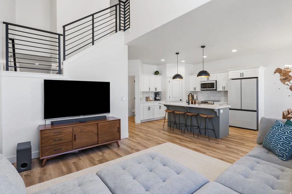 3904 W Canyon Falls Dr, Lehi