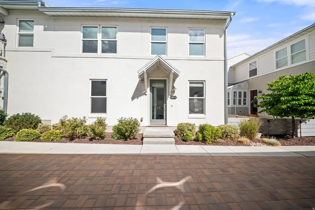 10571 S Redknife Dr W, South Jordan