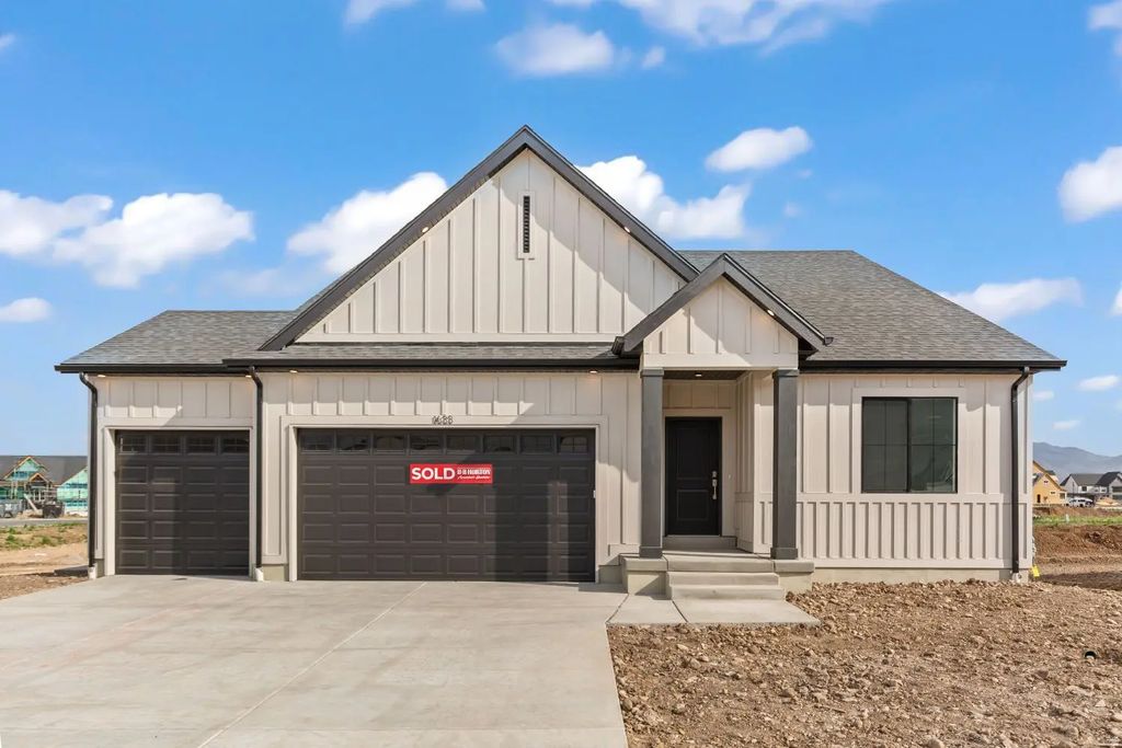 1833 E 920 N 423, Salem