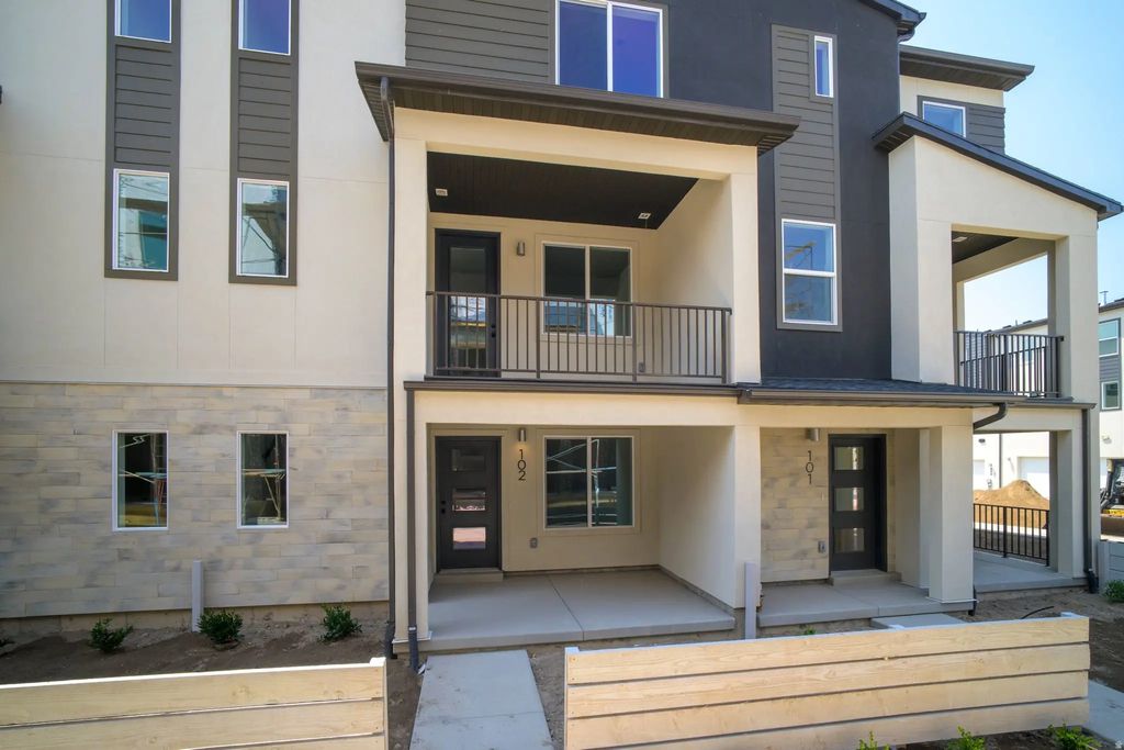 923 W Coalburn Way 101/64, Murray
