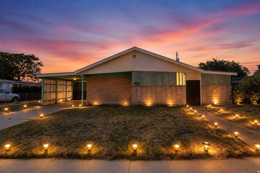 3373 S 2040 W, West Valley City