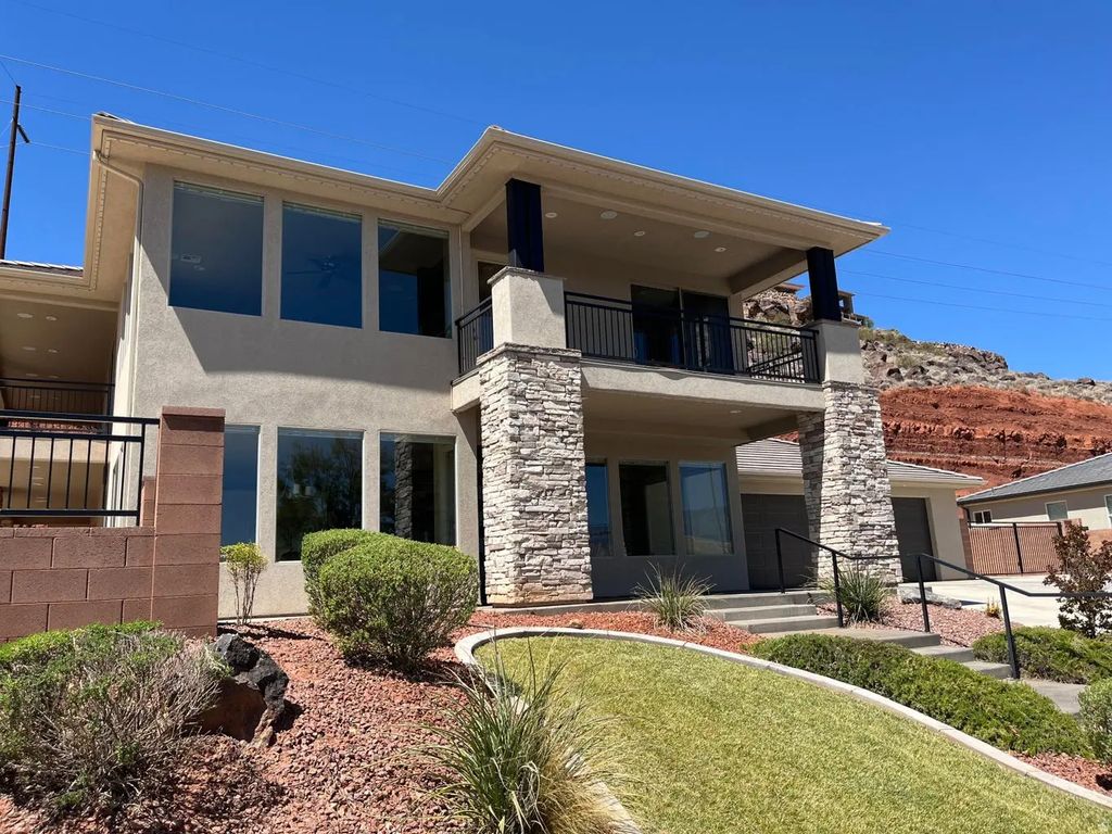 232 S Acantilado Cir, St. George