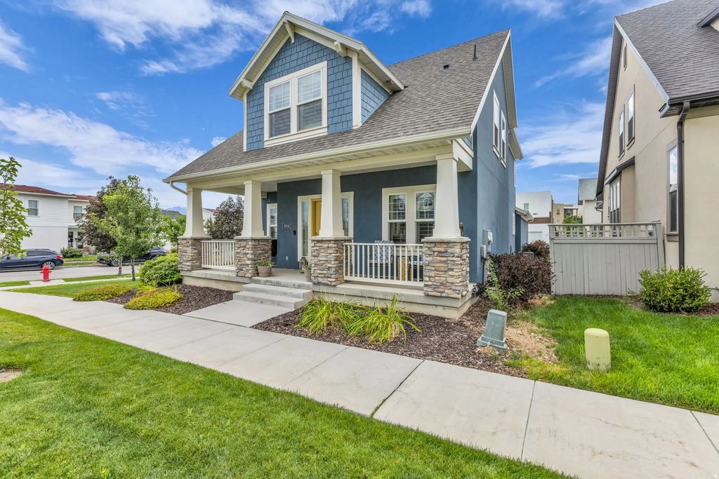 10562 S Sturgeon Dr, South Jordan