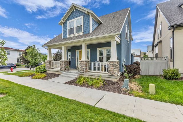 10562 S Sturgeon Dr, South Jordan