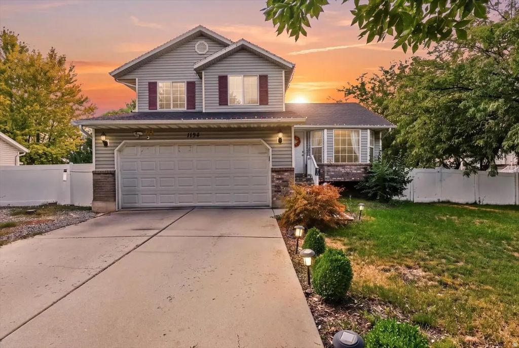 1124 S 925 W, Woods Cross