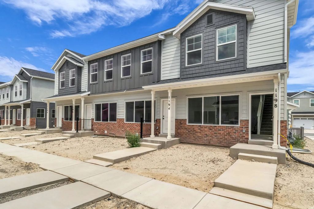 1194 E Goldie Lou Lane Unit 70, Eagle Mountain
