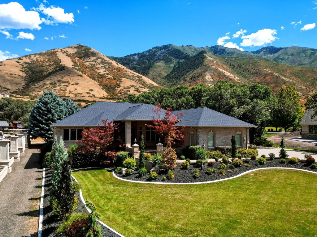357 S Aspen Dr, Mapleton
