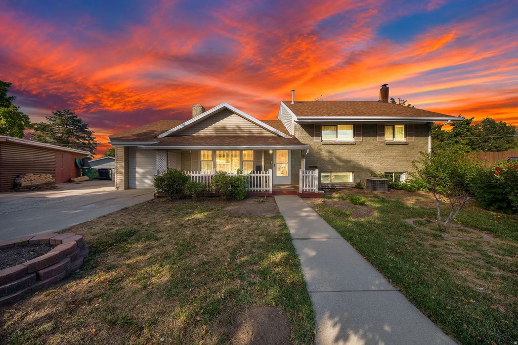 556 W Greenleaf Dr, Murray
