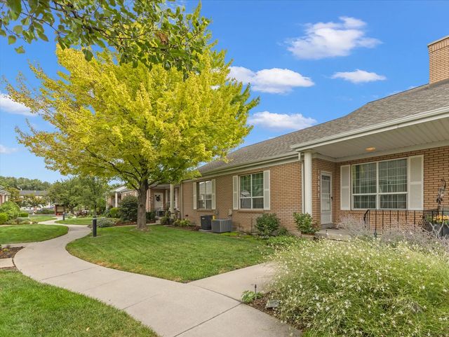 1400 E Saxony Pl E, Holladay