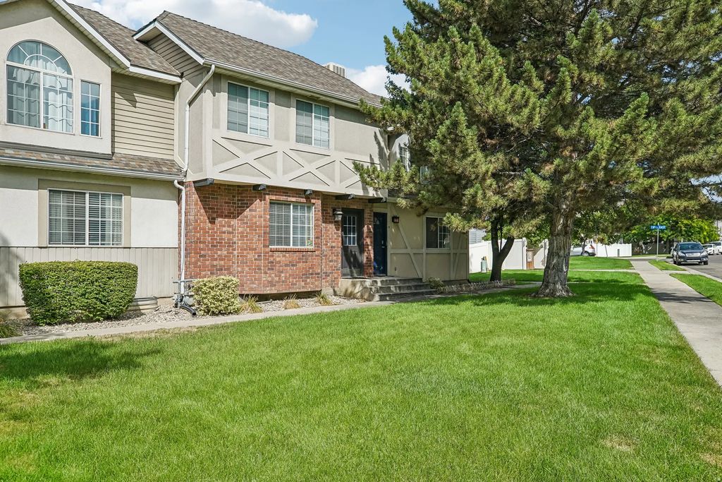 1098 S 1000 E 12, Provo