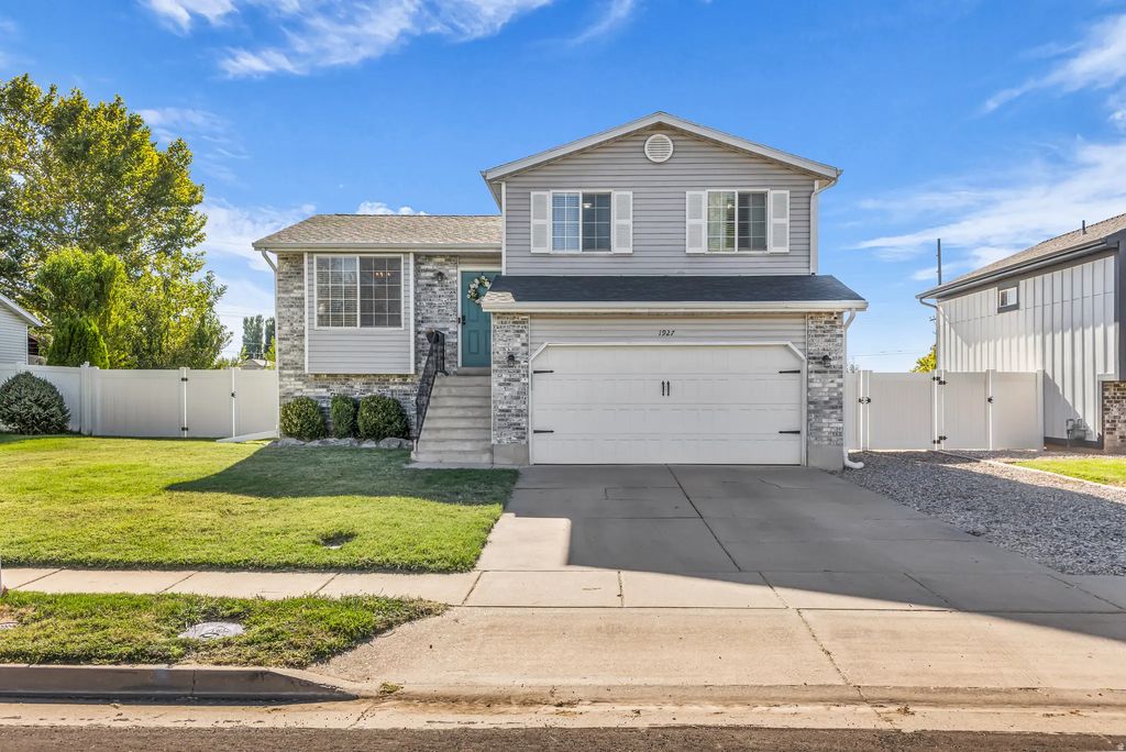 1927 N 950 W, Clinton