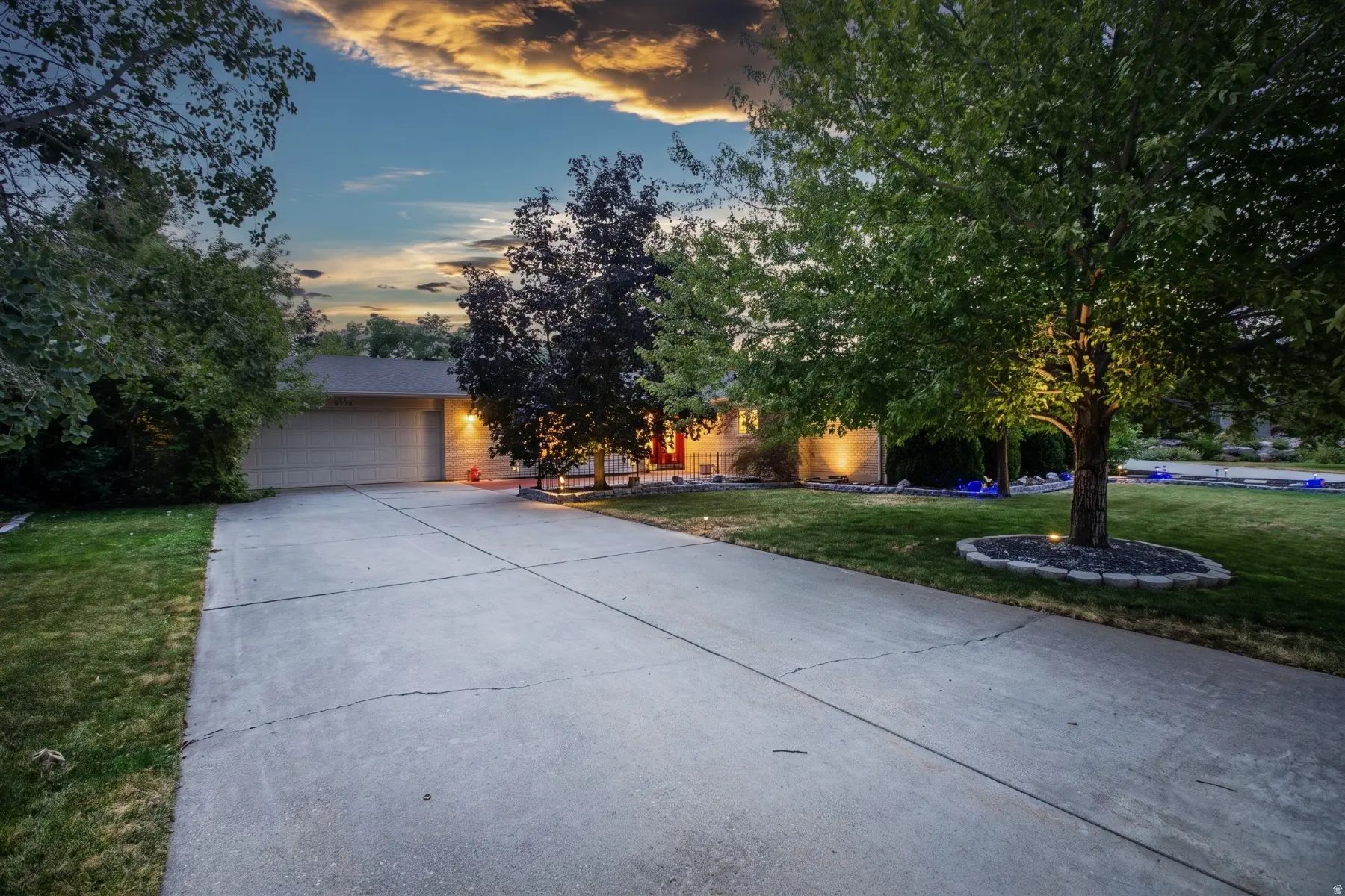 3704 E Brighton Point Dr S, Cottonwood Heights