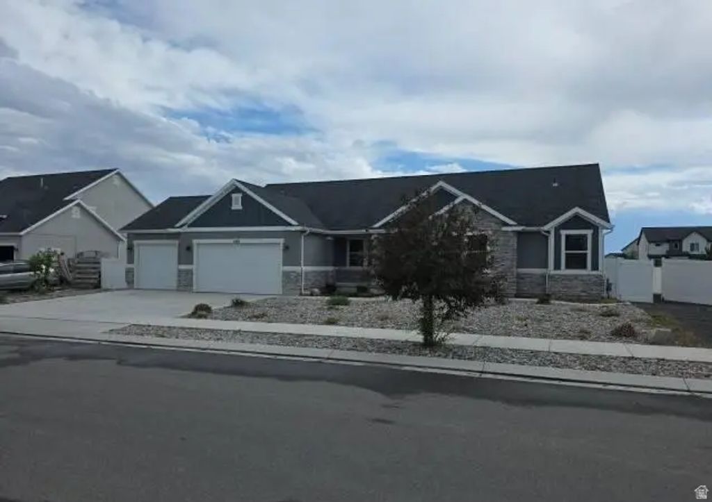 480 E Delano Peak Rd, Eagle Mountain