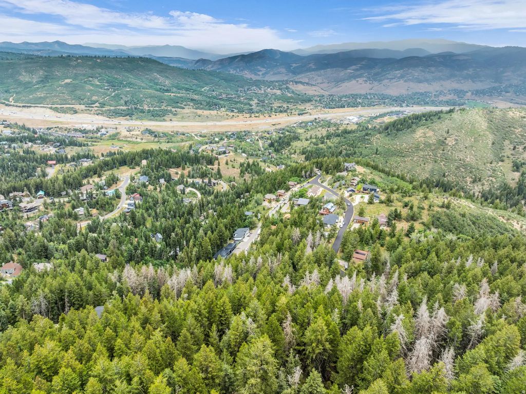 395 Matterhorn Dr 139, Park City