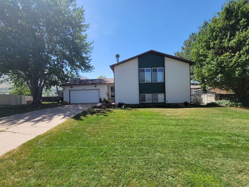 685 E 2400 N, North Ogden
