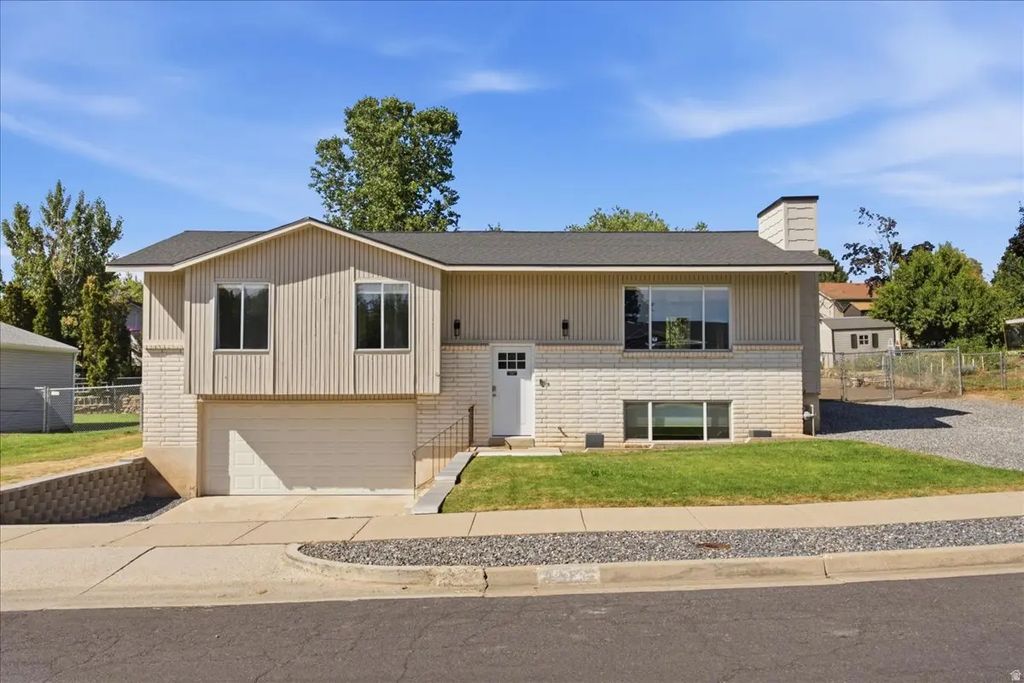 1277 E Jeff St N, Layton