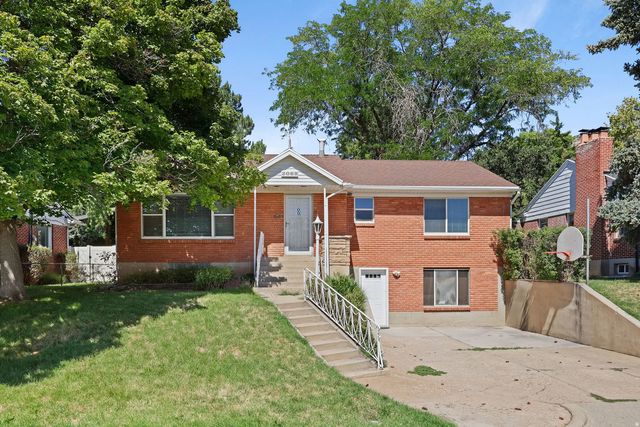 3068 N Circle Way E, Ogden