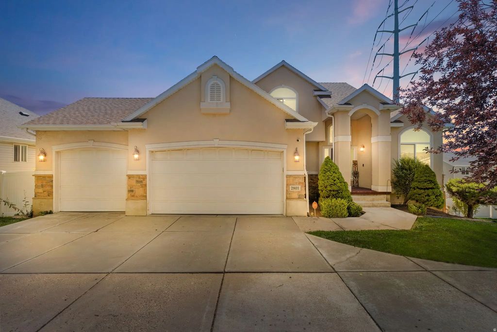 2801 N Wyndom Way, Layton