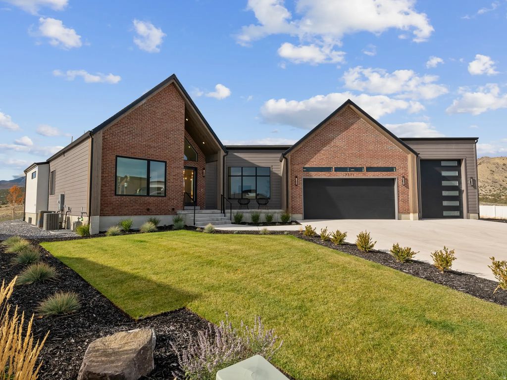 7371 W Summit Crest Cir, Herriman