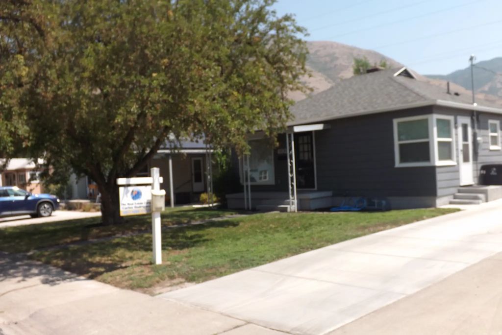 692 Brookside Dr, Springville