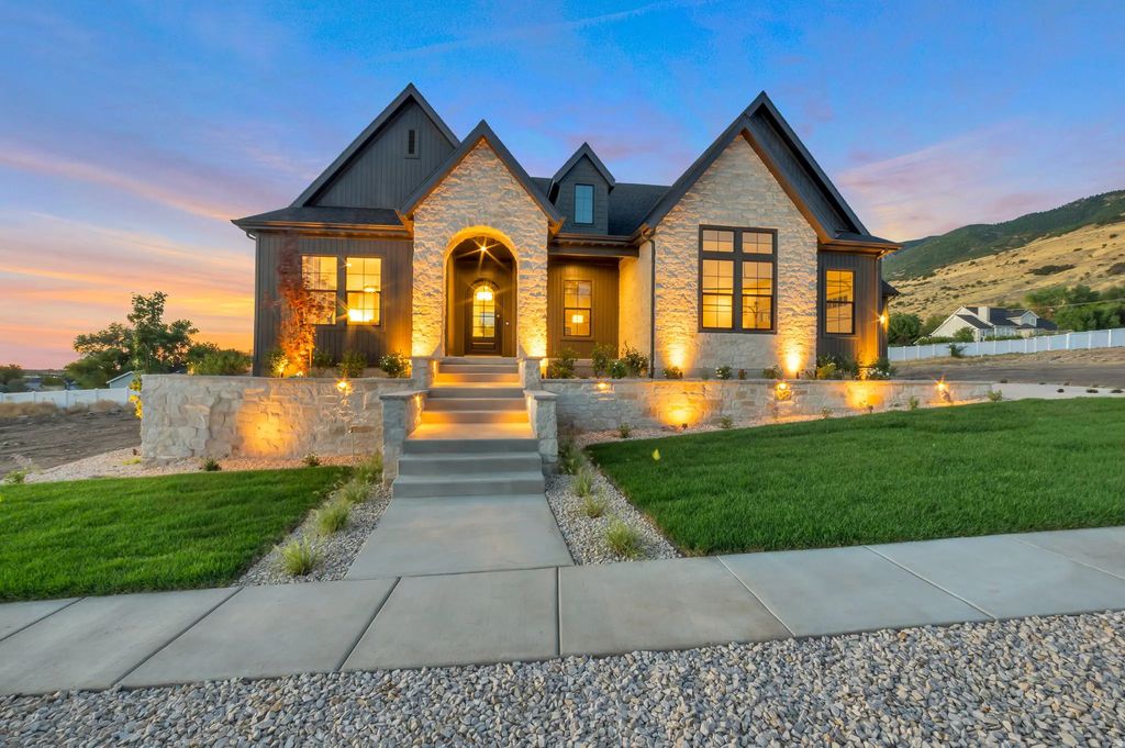 136 W Summerhill Ln, Centerville
