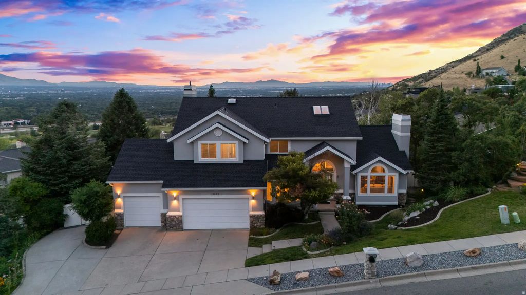 3439 E Canyon Cove Dr, Holladay