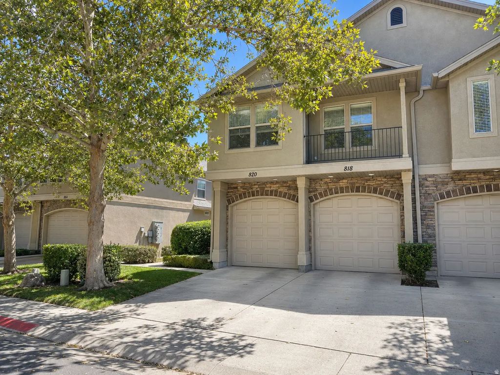 820 E Red Sage Ln, Millcreek