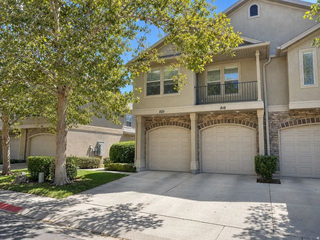 820 E Red Sage Ln, Millcreek