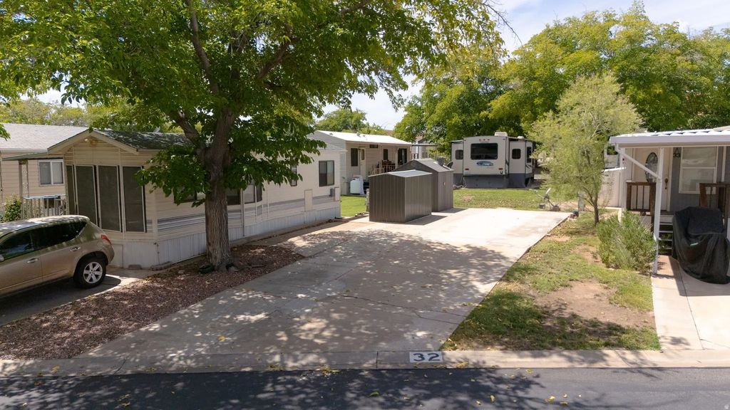 1150 W Red Hills Pkwy 32, Washington