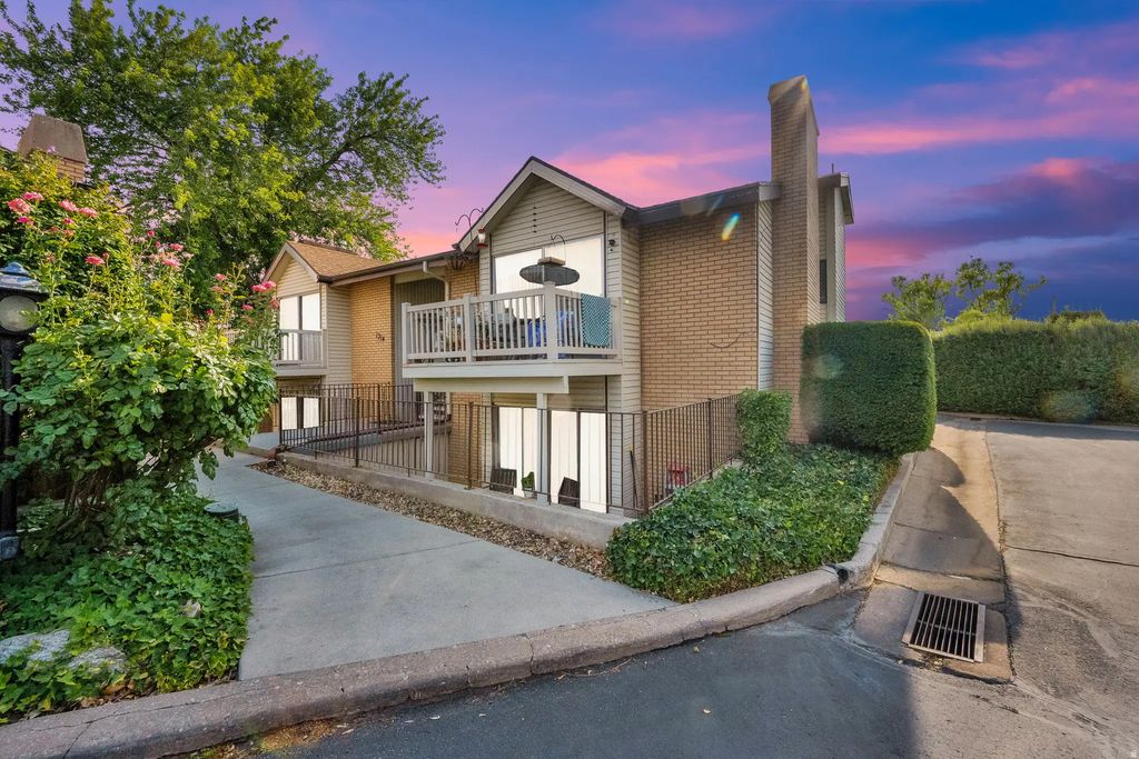 1314 S 200 W 19, Bountiful