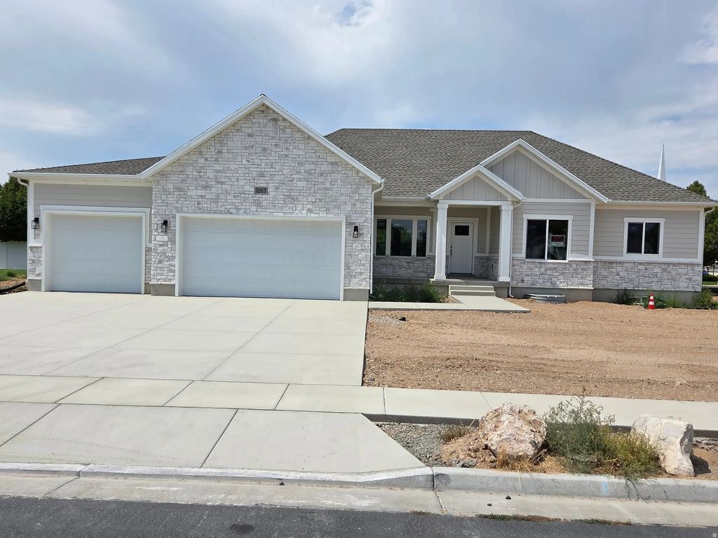 1263 N 2770 W, Clinton