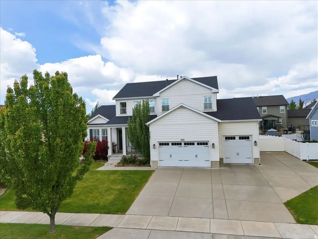 1692 W Spring Meadow Ln, Farmington