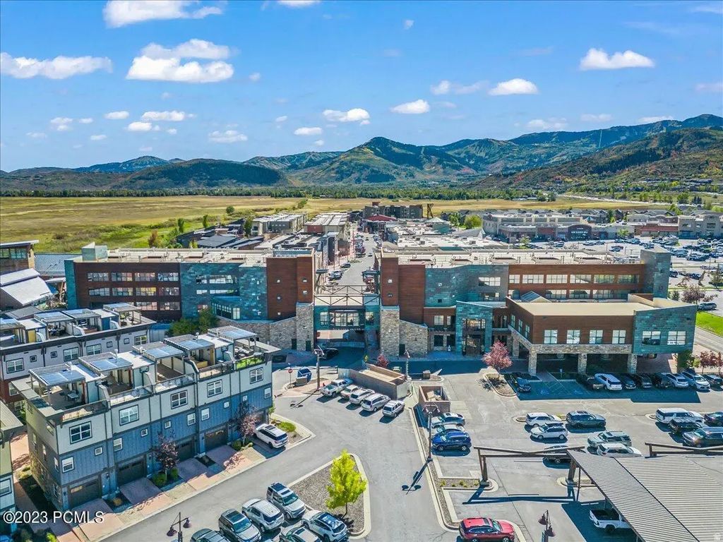1476 Newpark Blvd 204, Park City