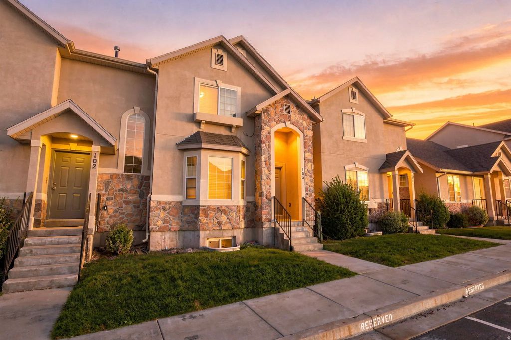 224 W Crescent View Ln 103, Tooele