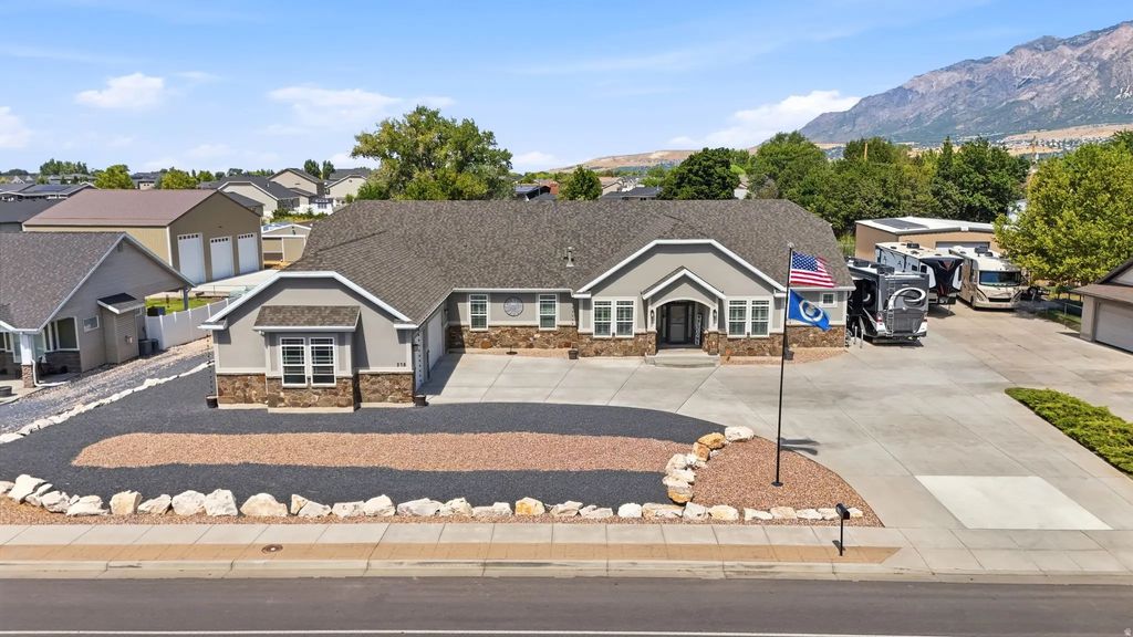 278 E Larsen Ln, Harrisville