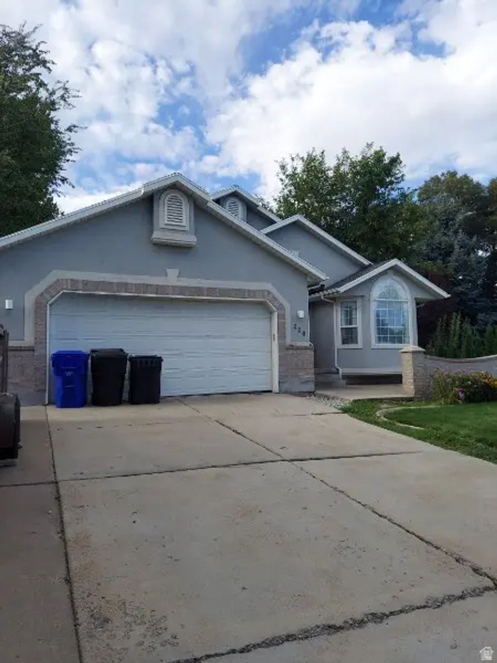 220 E 300 N, Bountiful