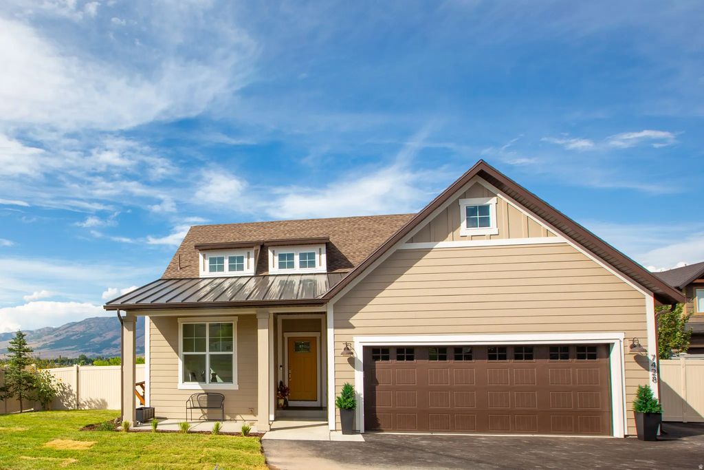 7428 E 900 S, Huntsville