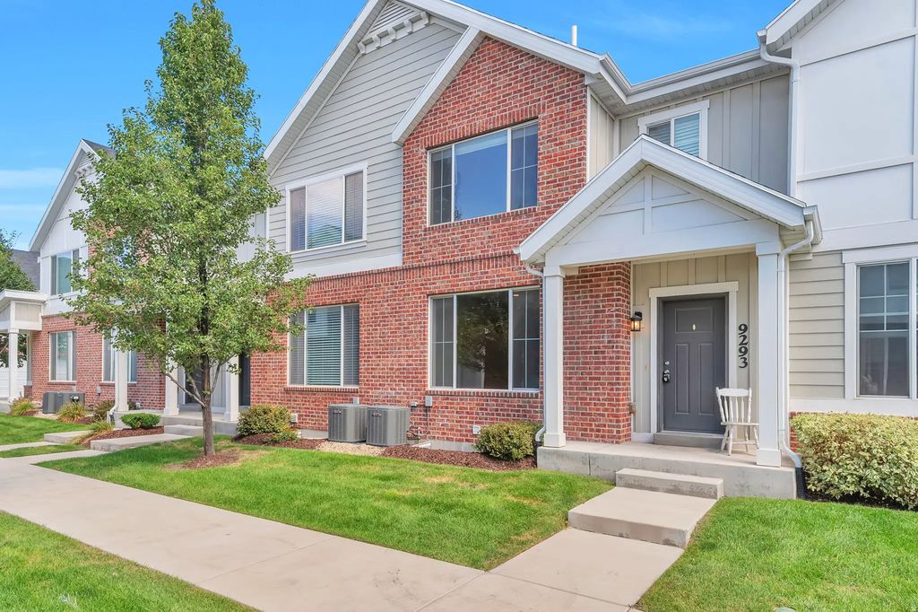 9293 S Fordham Ct E, Sandy